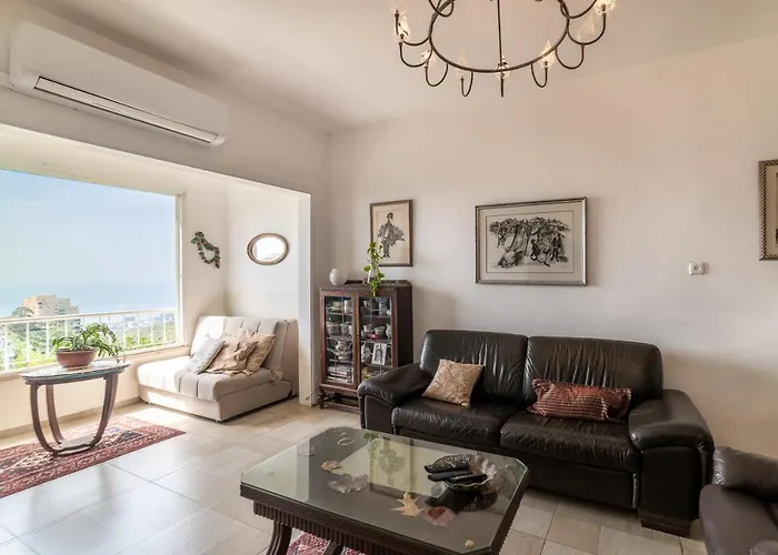 Luxury home Ahuza